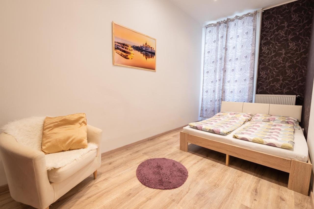 Standard Apartment By Hi5 - West End Center Budapest Kültér fotó