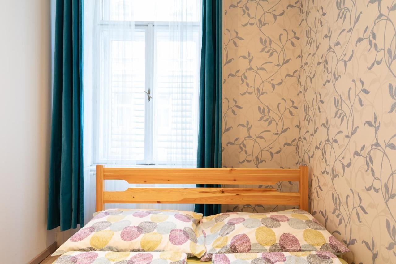 Standard Apartment By Hi5 - West End Center Budapest Kültér fotó