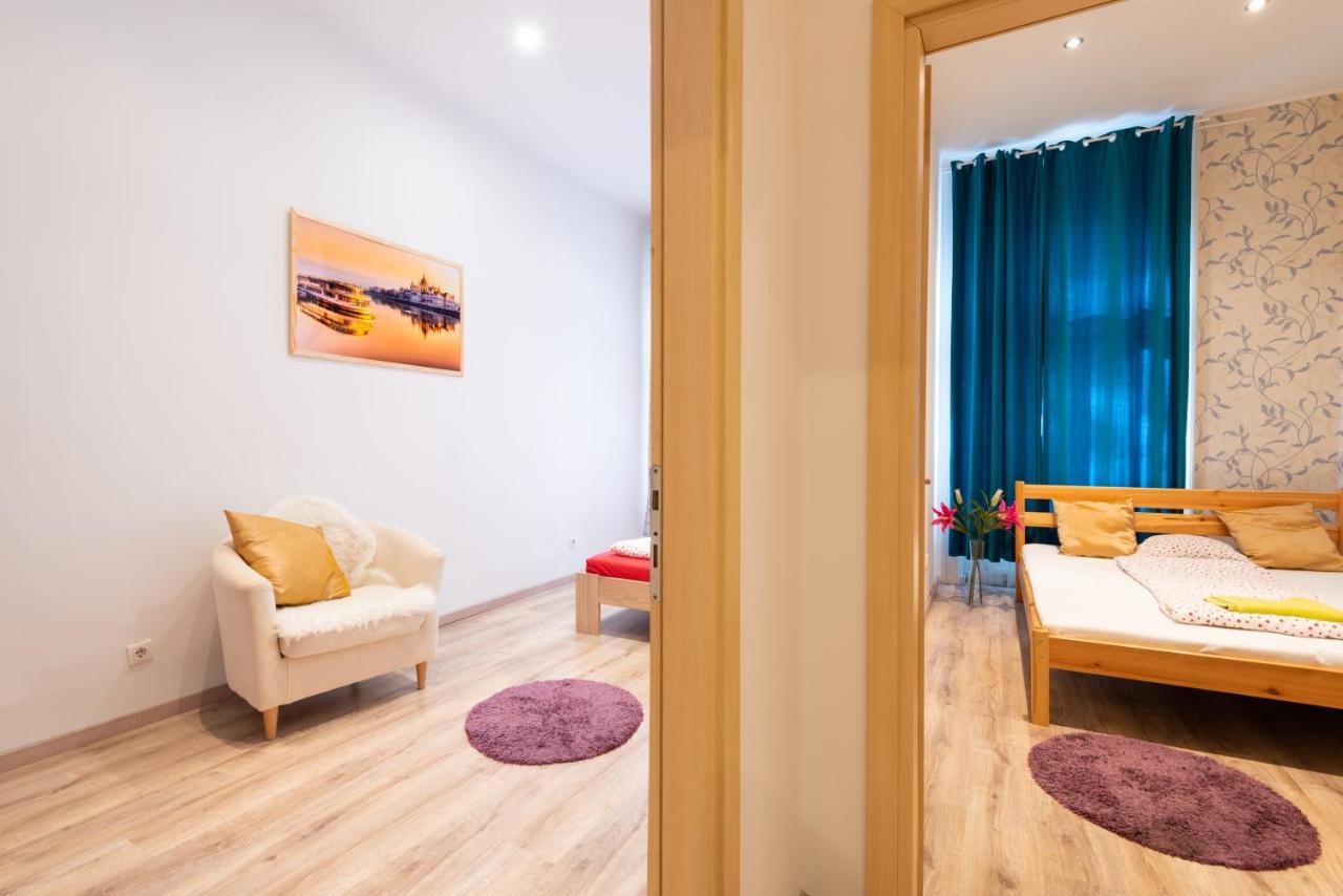 Standard Apartment By Hi5 - West End Center Budapest Kültér fotó